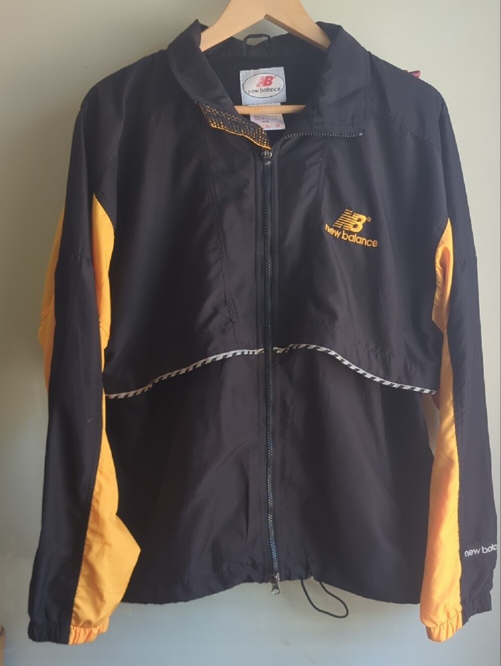 New Balance. Vintage 80s Windbreaker. Size Medium.